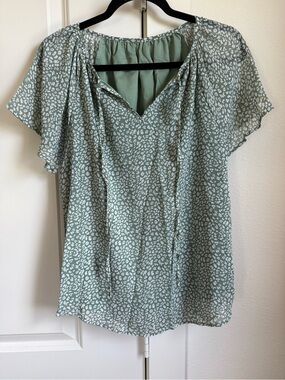 Sage Short Sleeve Leopard Print Blouse Size Medium PTP 21”